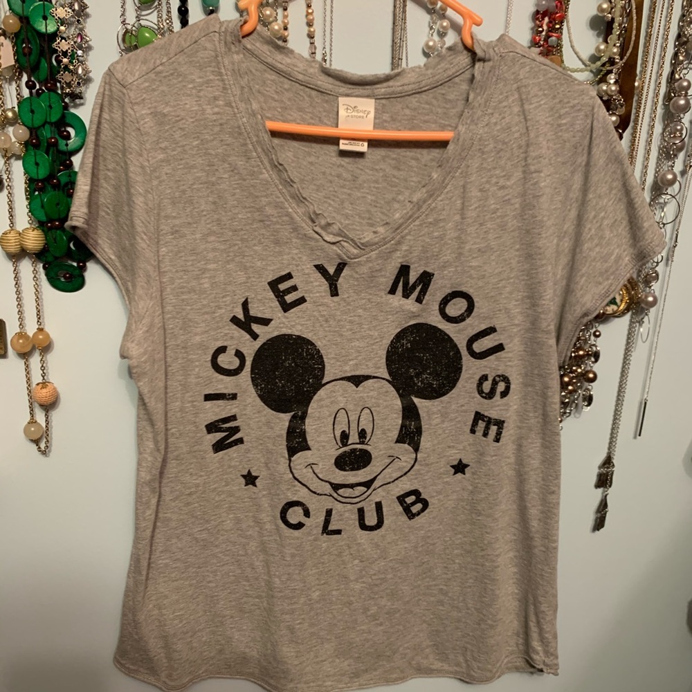Disney Mickey Mouse Club v-neck t-shirt, size XL